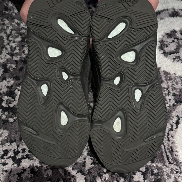 yeezy 700 Vanta black - Picture 2 of 6